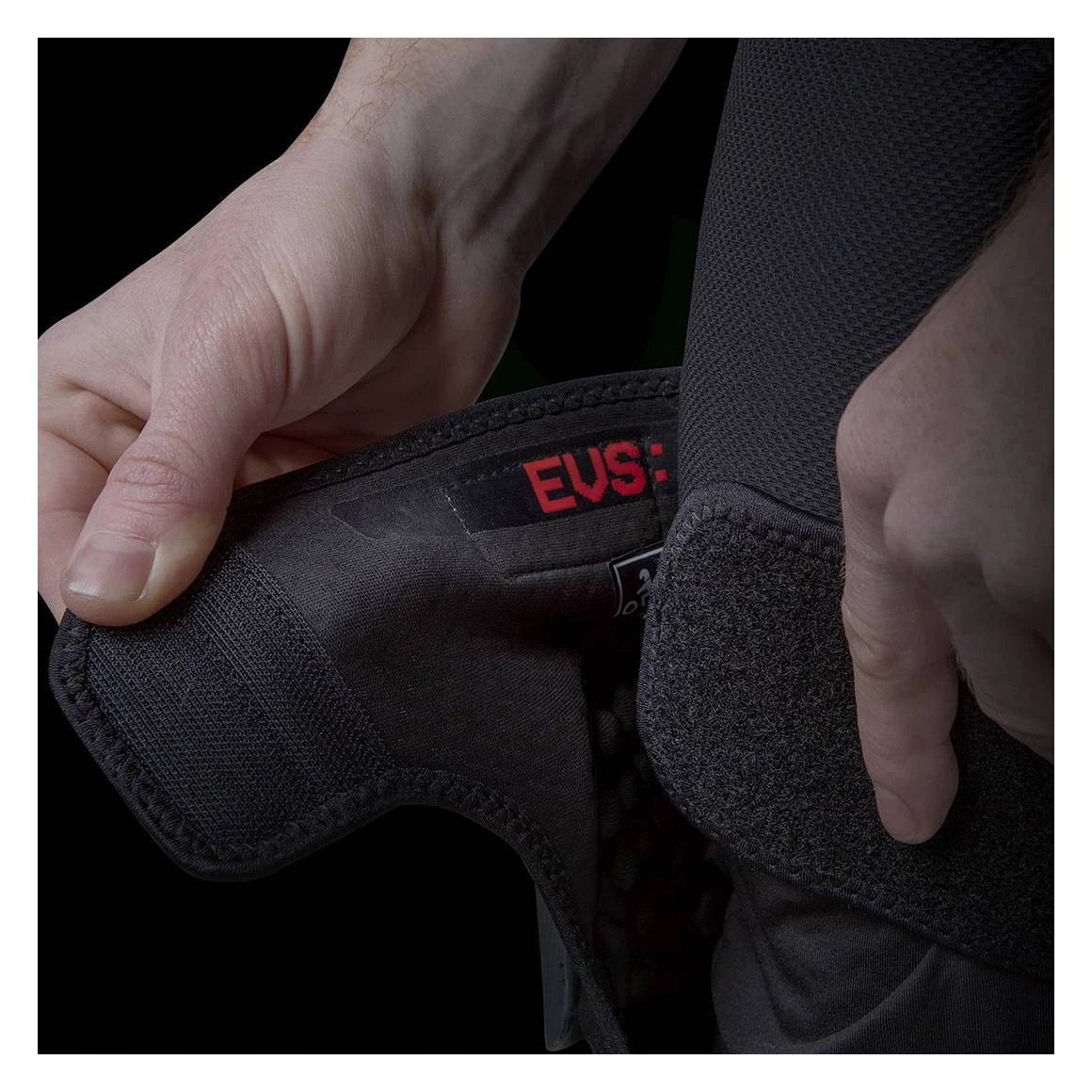 EVS Option Air Knee Guards - Image 7